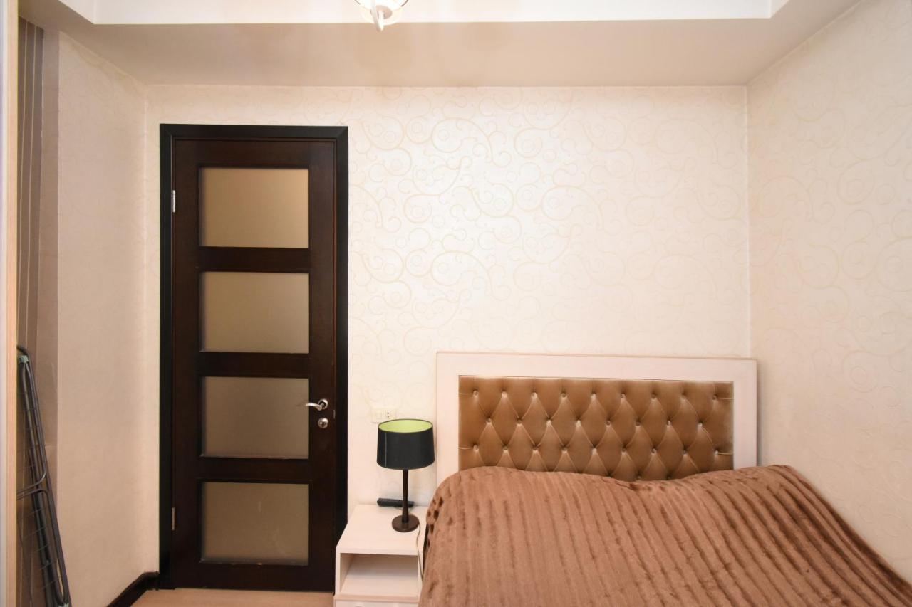 Galaxy Inn Luxury Hostel In Center 耶烈万 外观 照片