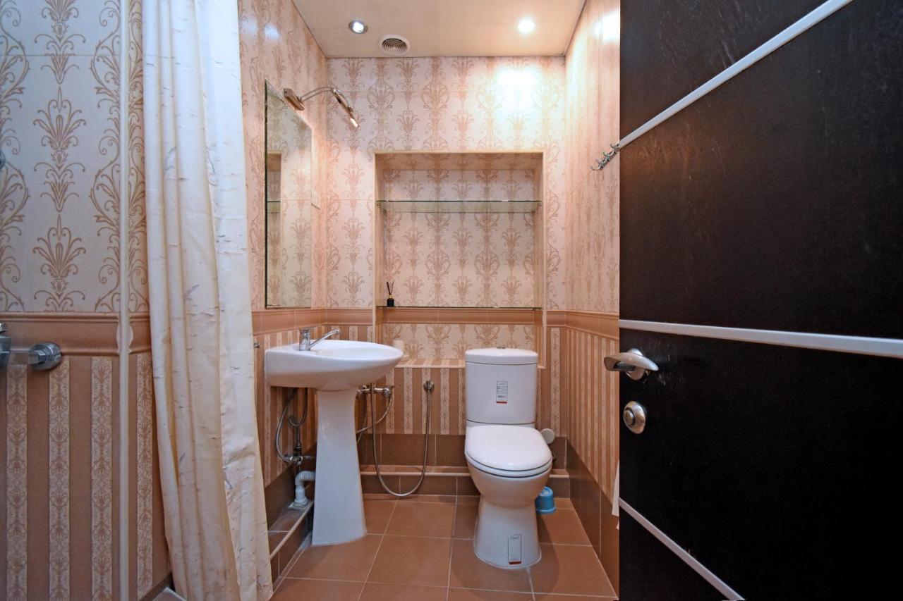 Galaxy Inn Luxury Hostel In Center 耶烈万 外观 照片